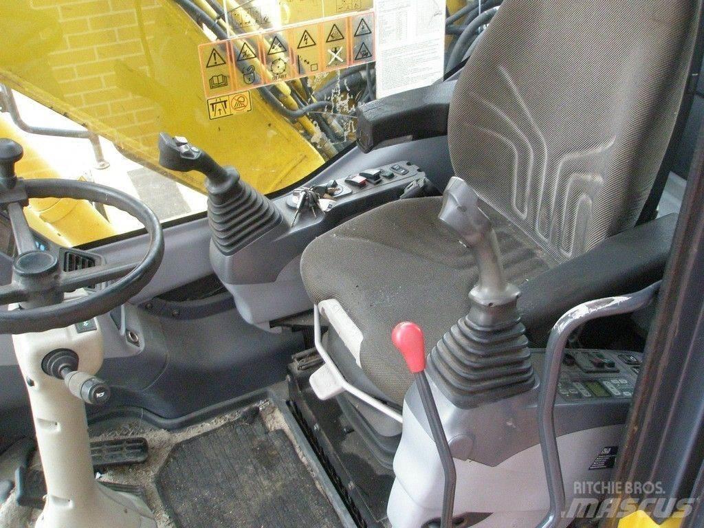 Komatsu PW140-7 Gumikerekes kotrók