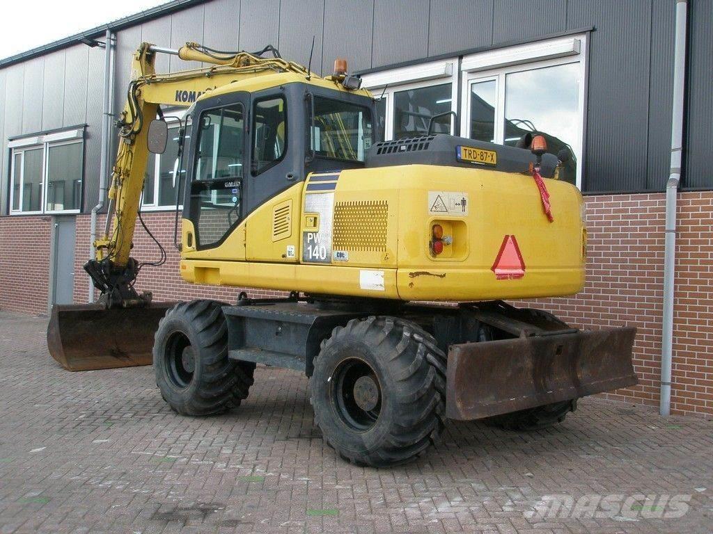 Komatsu PW140-7 Gumikerekes kotrók