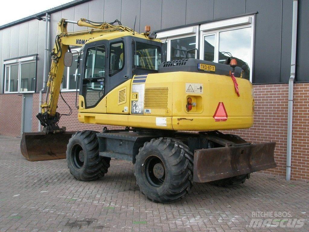 Komatsu PW140-7 Gumikerekes kotrók