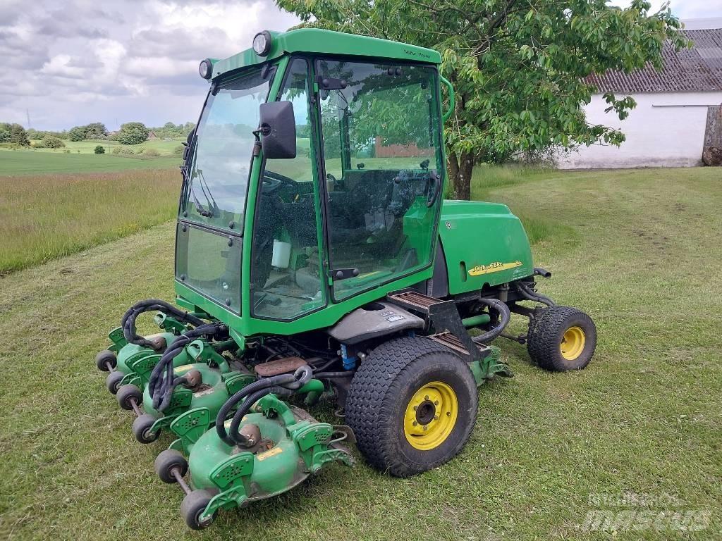 John Deere 3245 C Golfpálya fűnyírók
