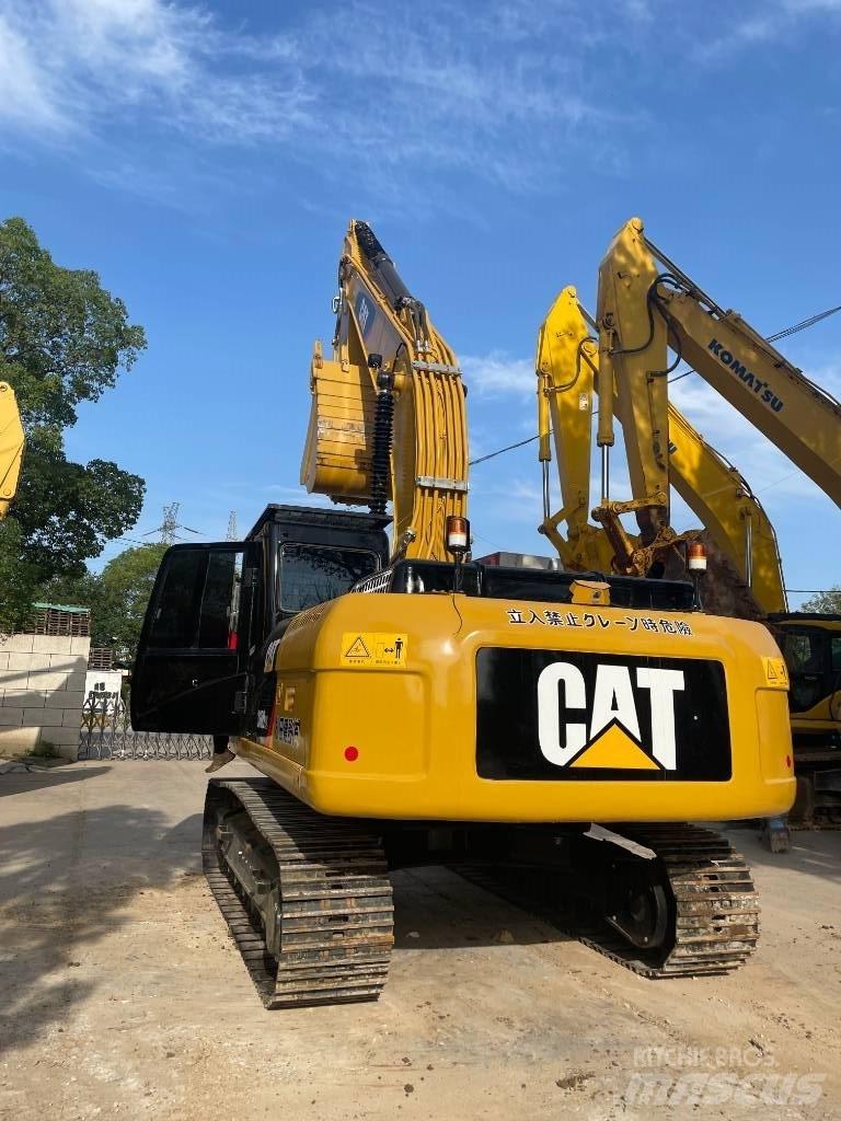 CAT CAT330 Közepes (midi) kotrók 7 t - 12 t