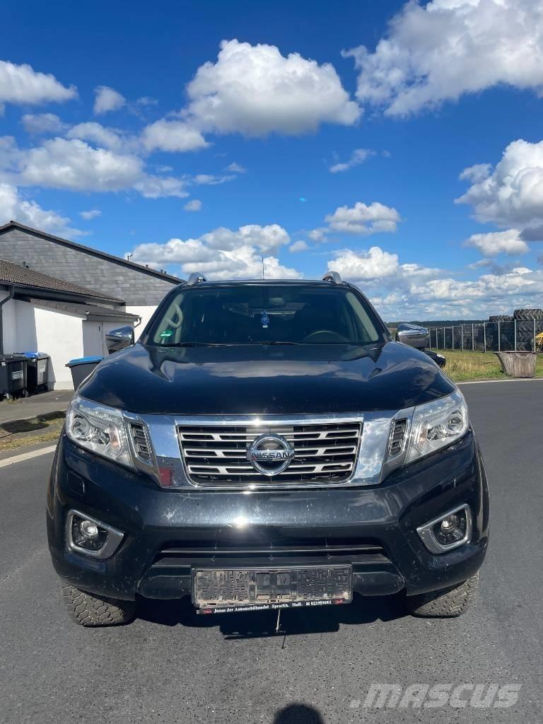 Nissan Navara Kis teherszállító/Platós kocsi