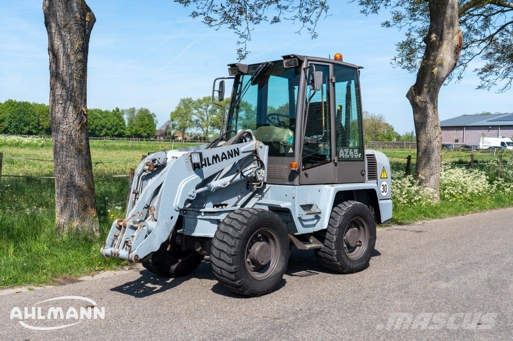 Ahlmann AZ 45e Gumikerekes homlokrakodók