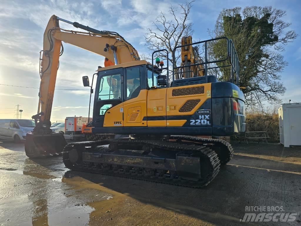 Hyundai HX220L Lánctalpas kotrók