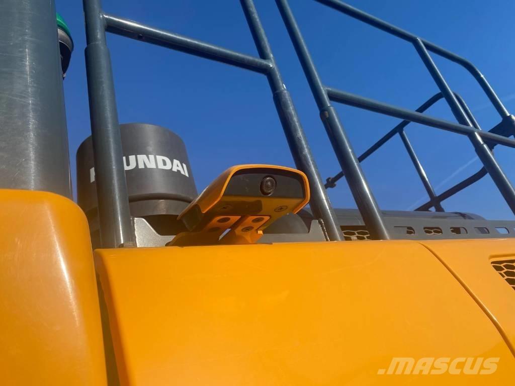 Hyundai HX220L Lánctalpas kotrók