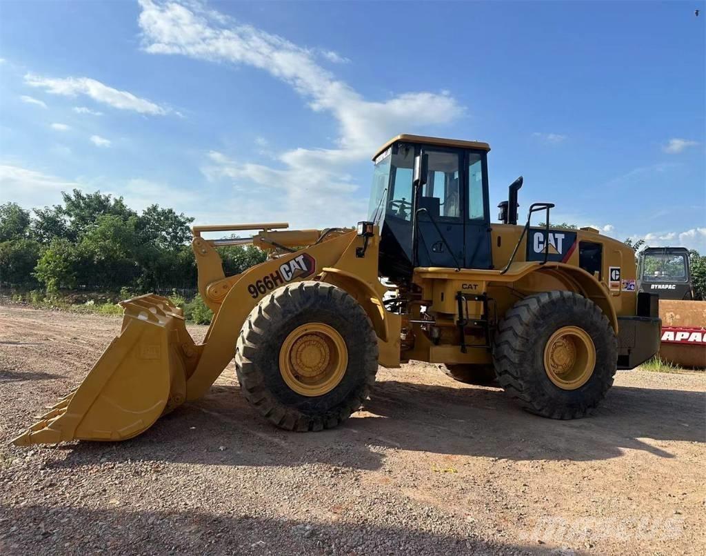 CAT 966H Gumikerekes homlokrakodók