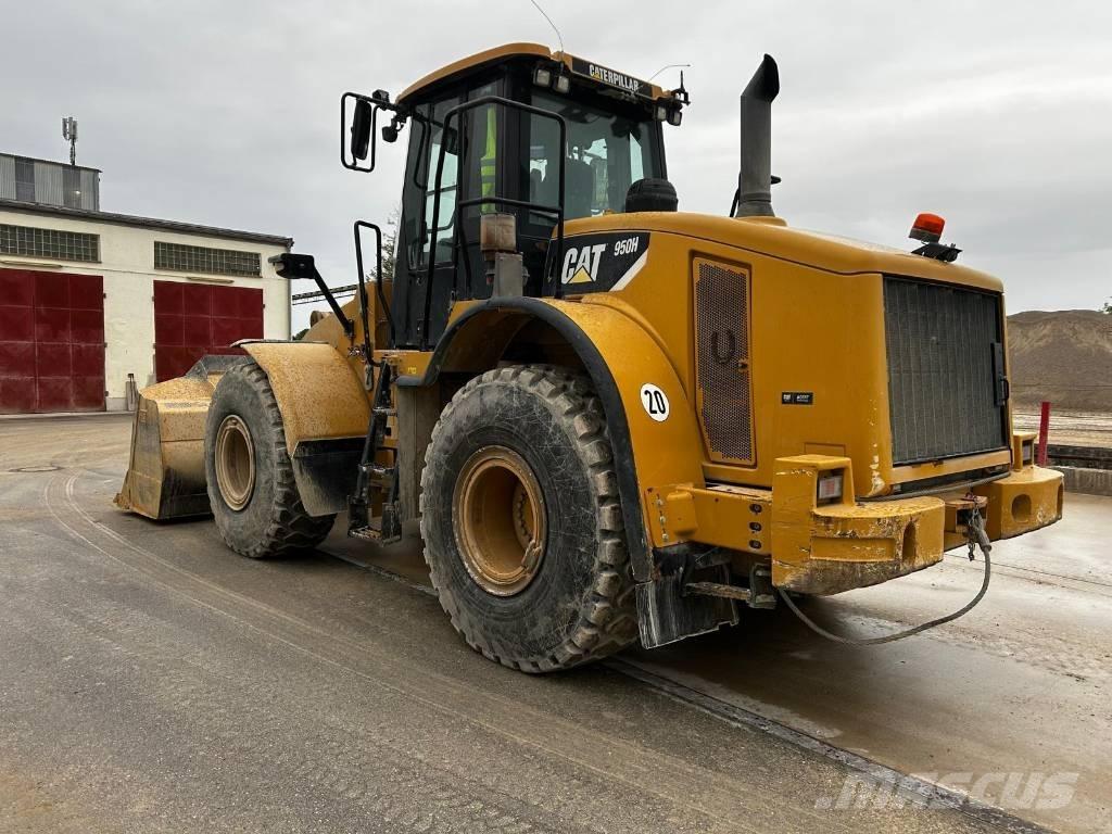 CAT CAT 950H Gumikerekes homlokrakodók