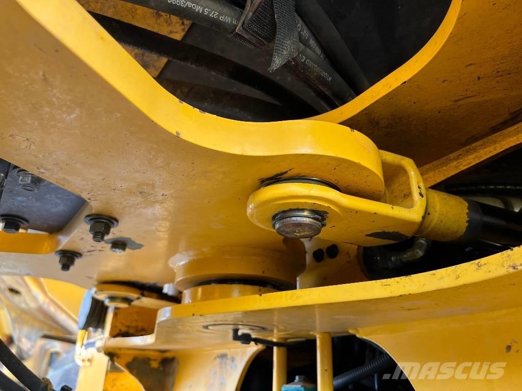 Volvo L90F Gumikerekes homlokrakodók