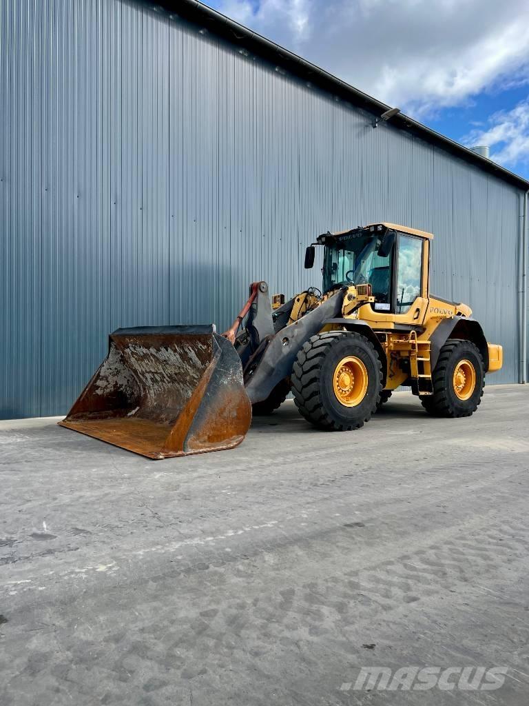 Volvo L90F Gumikerekes homlokrakodók