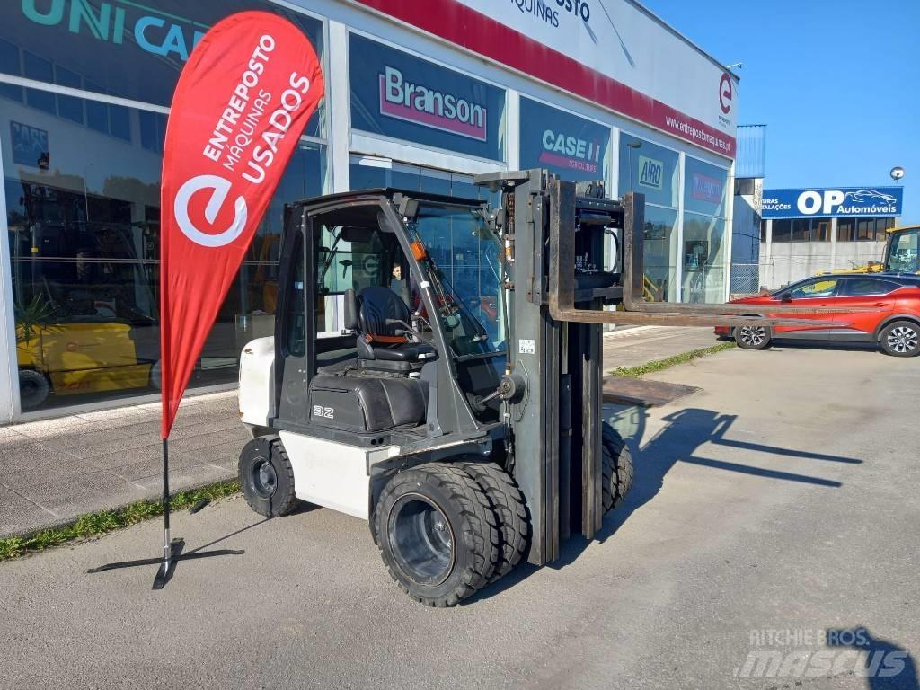 UniCarriers D32 Dízel targoncák