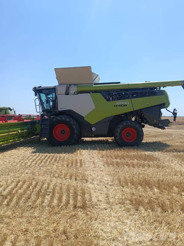 CLAAS Lexion 8700 Kombájnok