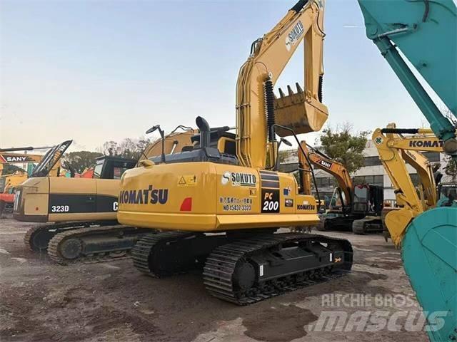 Komatsu PC 200-8 Lánctalpas kotrók
