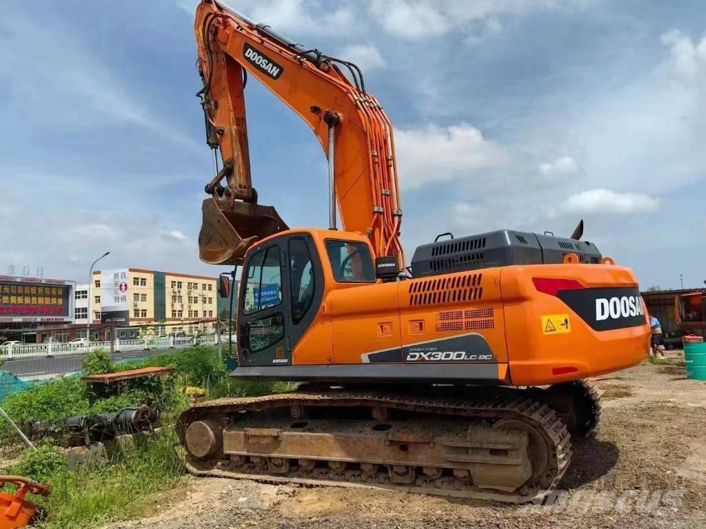 Doosan DX 300 LC Lánctalpas kotrók