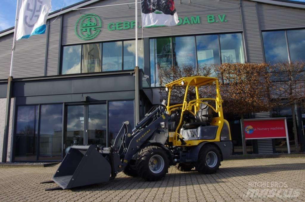 Eurotrac W11 Gumikerekes homlokrakodók