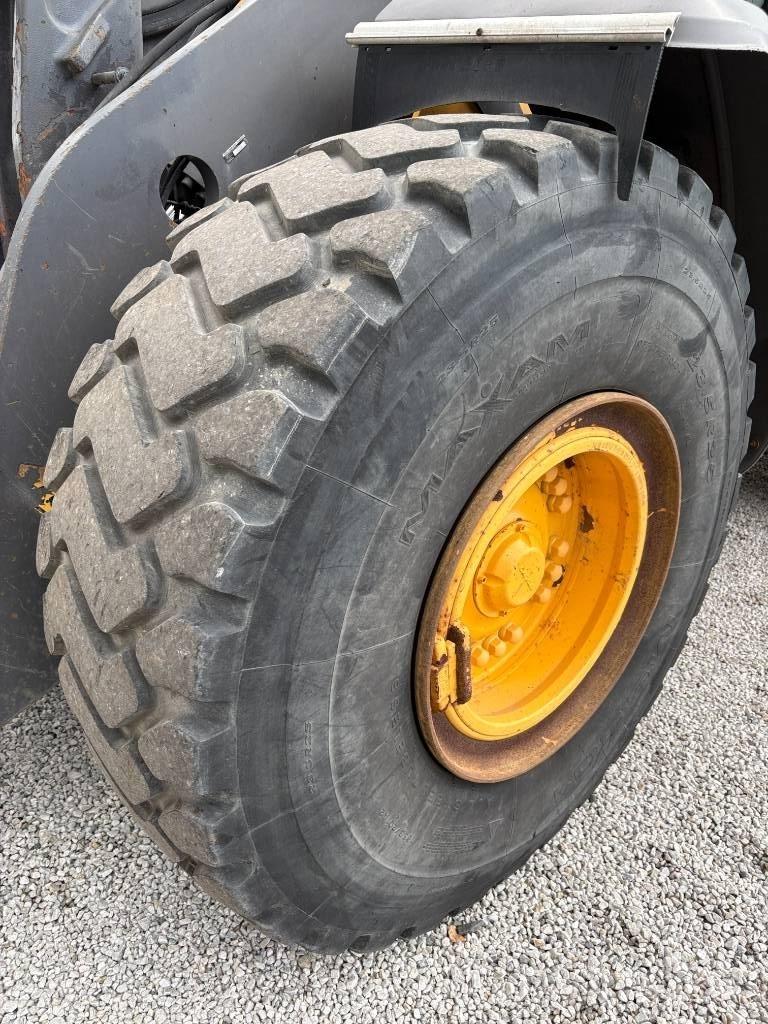 Volvo L 120 H Gumikerekes homlokrakodók