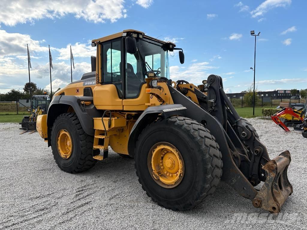 Volvo L 120 H Gumikerekes homlokrakodók