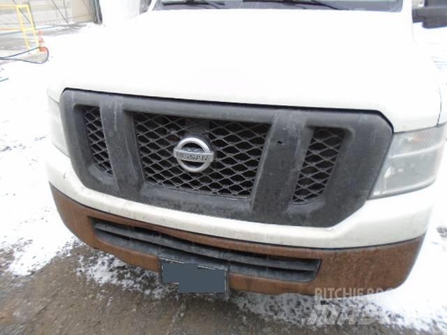 Nissan NV2500HD Dobozos teherautók