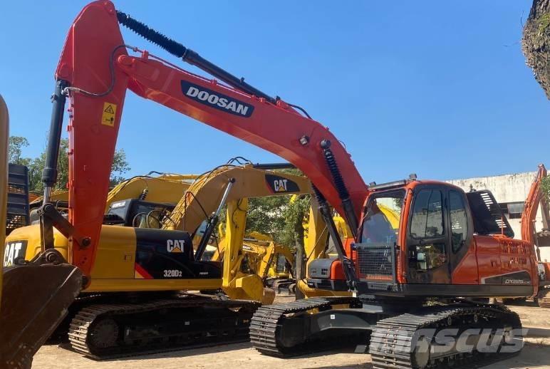 Doosan DX225 Lánctalpas kotrók