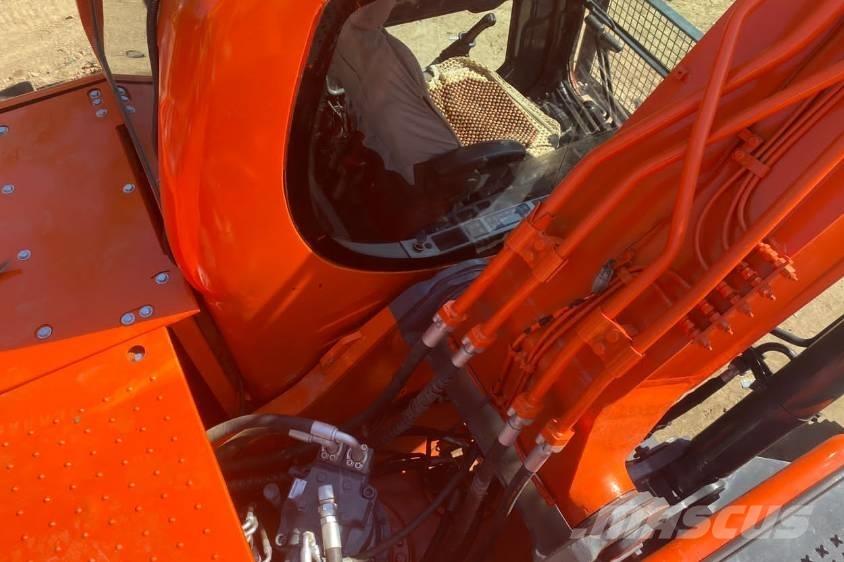 Doosan DX225 Lánctalpas kotrók