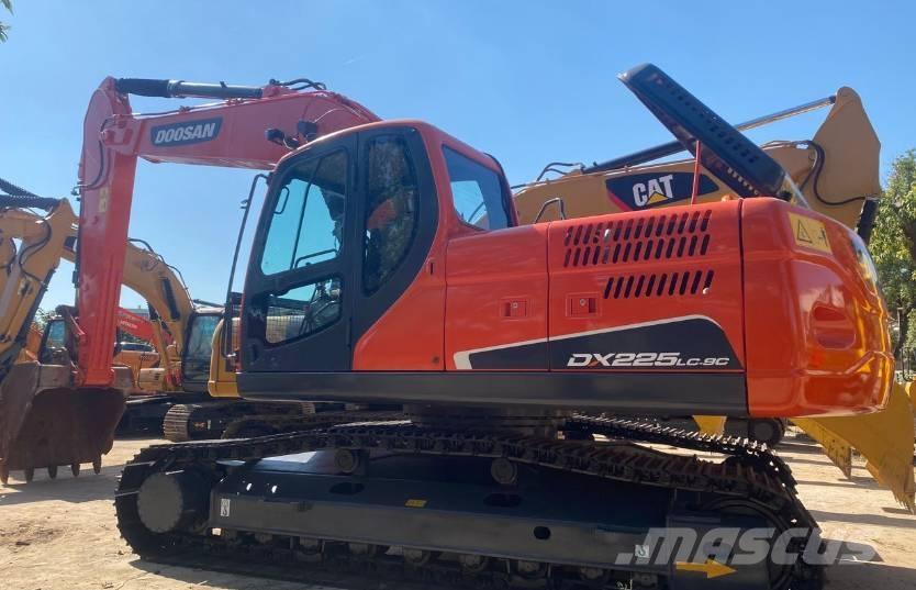 Doosan DX225 Lánctalpas kotrók