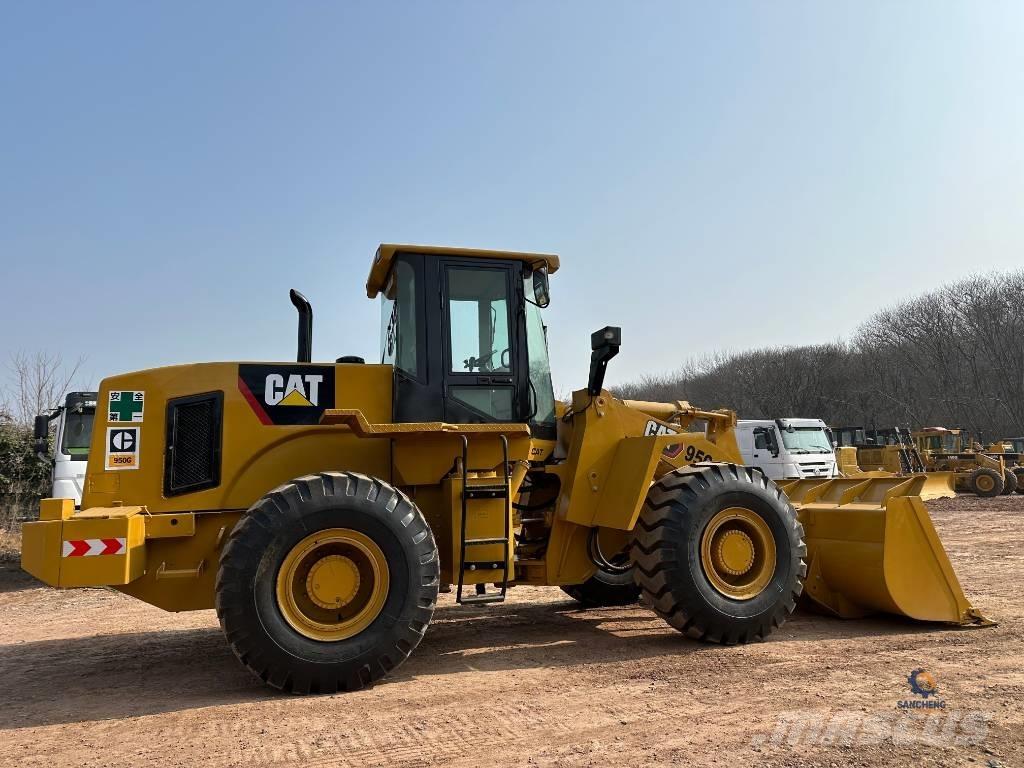 CAT 950 G Gumikerekes homlokrakodók