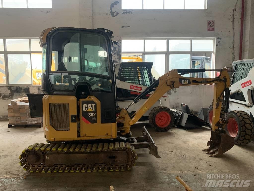 CAT 302 Lánctalpas kotrók