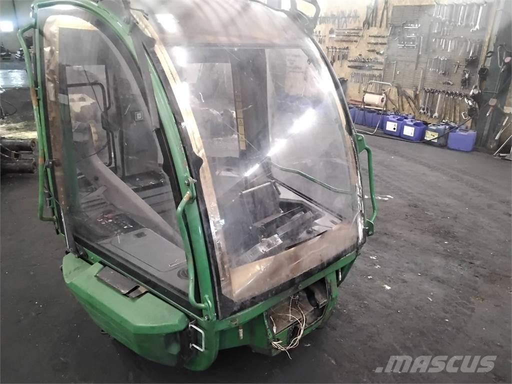 John Deere 1270E Vezetőfülke és belső tartozékok