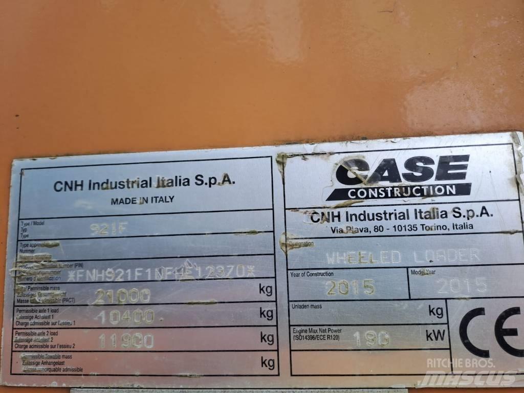 CASE 921 F Gumikerekes homlokrakodók