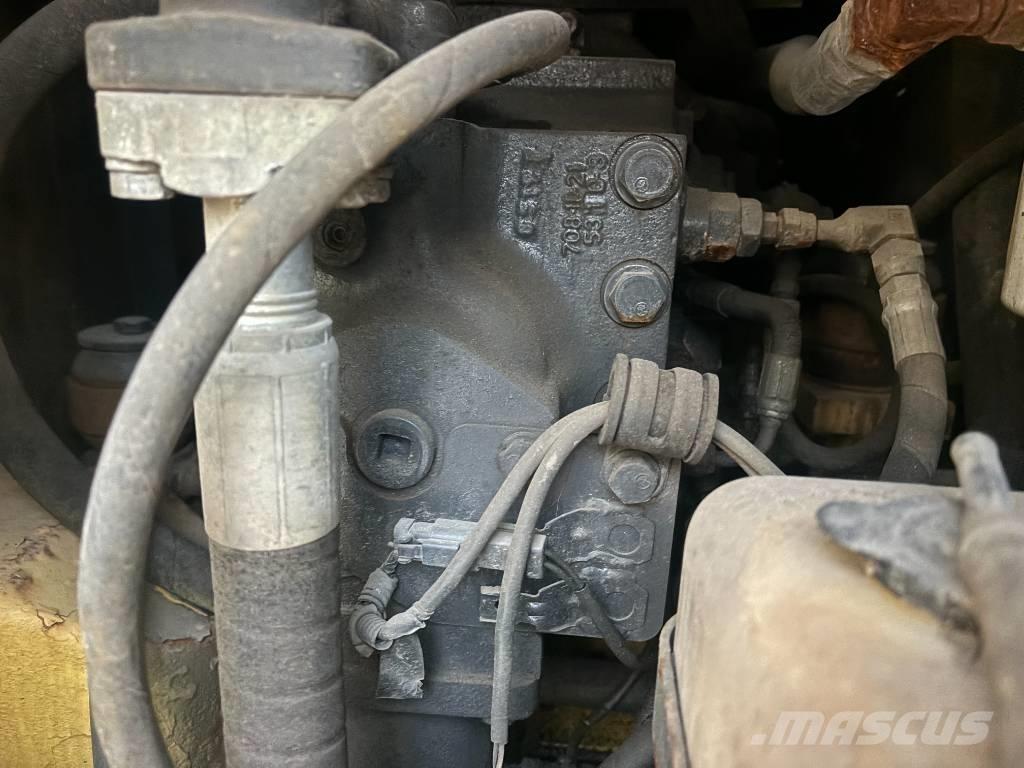 Komatsu PC 138 US Közepes (midi) kotrók 7 t - 12 t