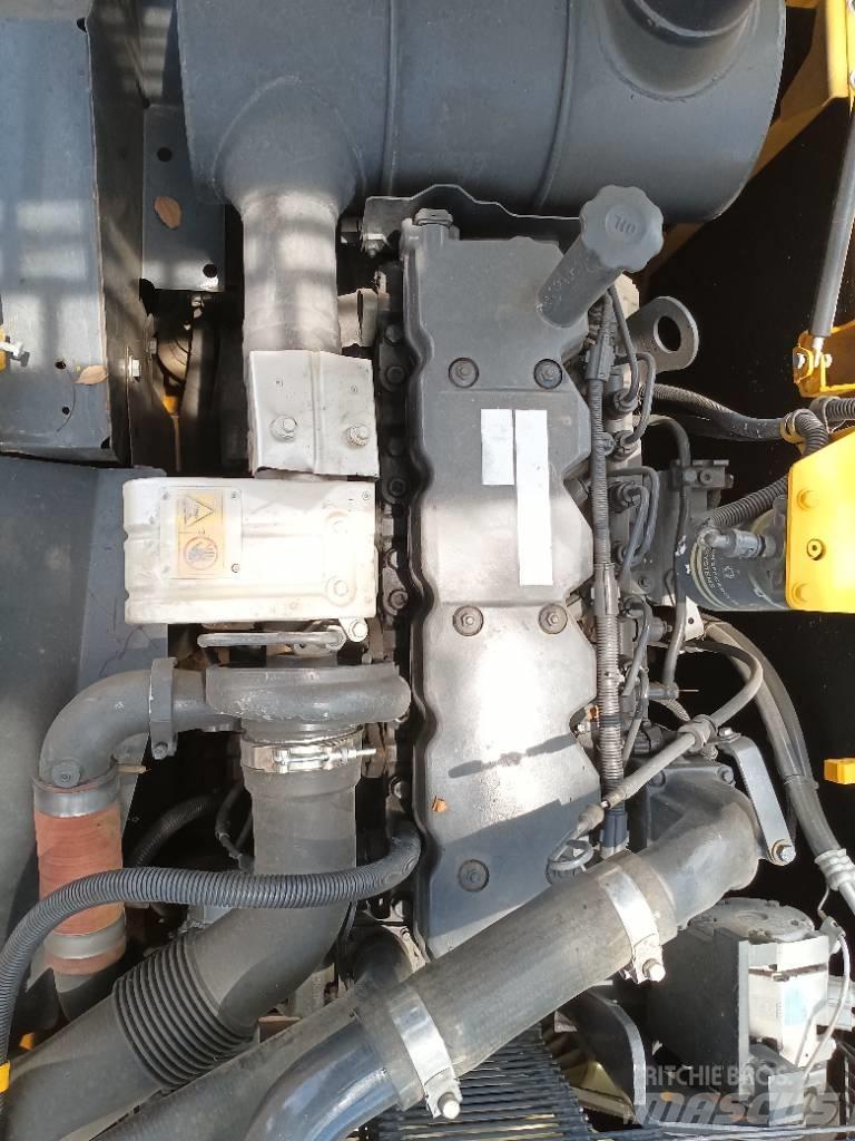 Komatsu PC 200 Lánctalpas kotrók