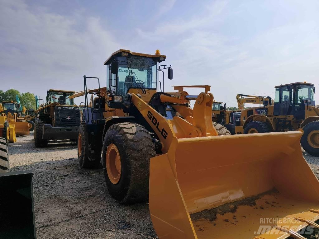 SDLG L 956 F Gumikerekes homlokrakodók