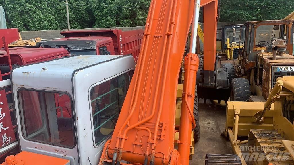 Hitachi EX 300 Lánctalpas kotrók