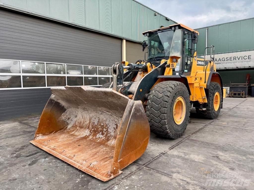 Hyundai HL960A Gumikerekes homlokrakodók
