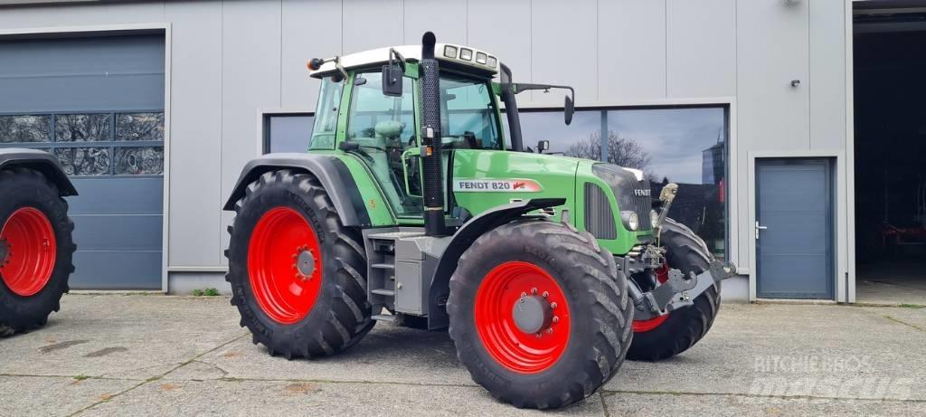 Fendt 820 Vario TMS Traktorok