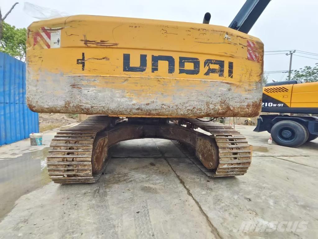 Hyundai R305LC Lánctalpas kotrók