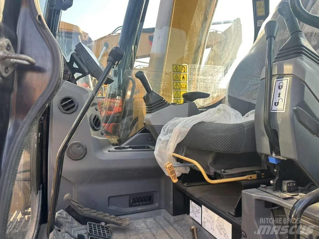 CAT 307.5 Mini kotrók < 7t
