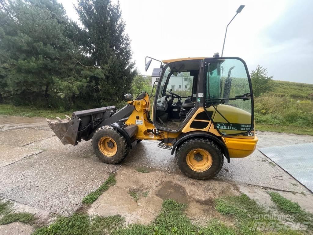 Volvo L 25 Gumikerekes homlokrakodók