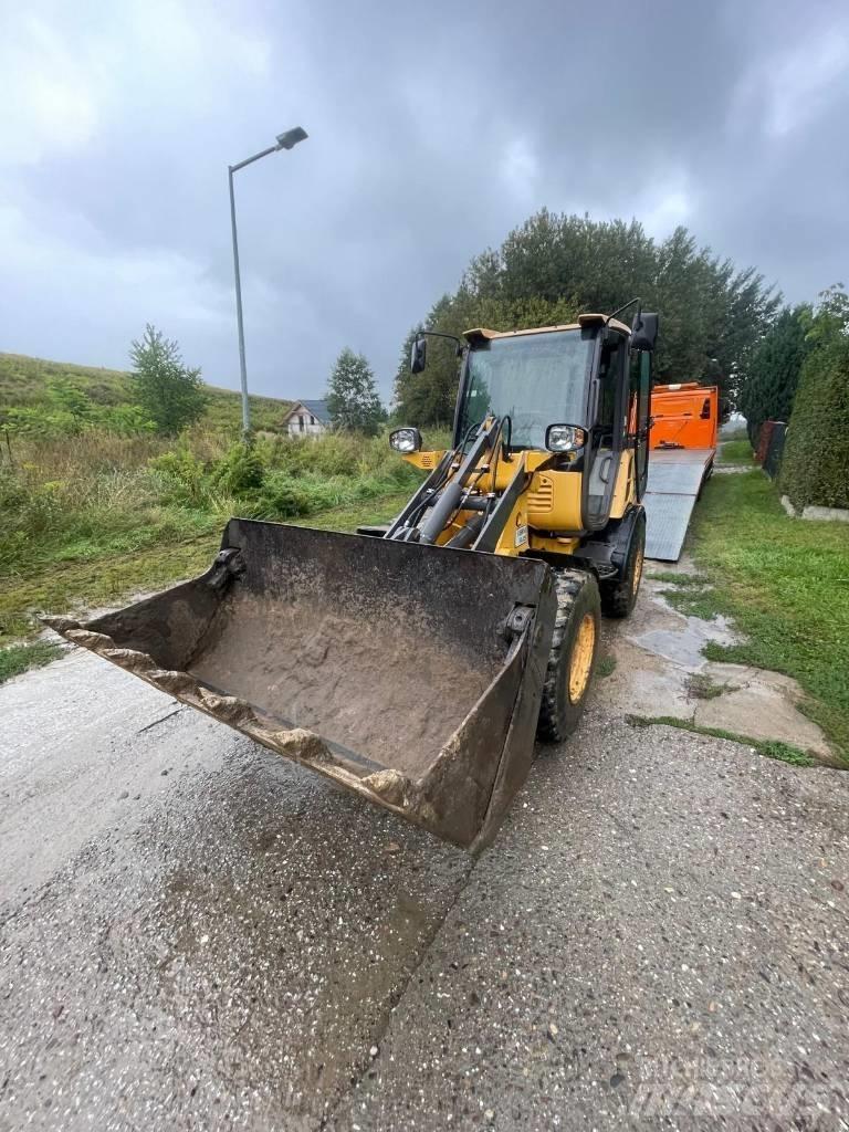 Volvo L 25 Gumikerekes homlokrakodók
