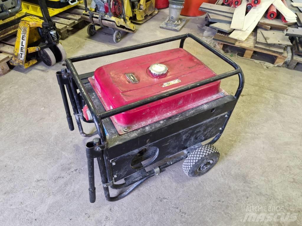 Honda ECMT7000F Benzin Áramfejlesztők