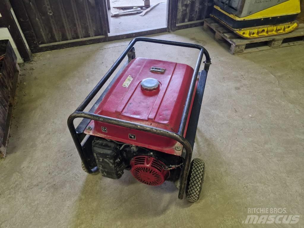 Honda ECMT7000F Benzin Áramfejlesztők