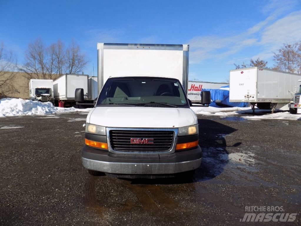 GMC Savana Dobozos teherautók