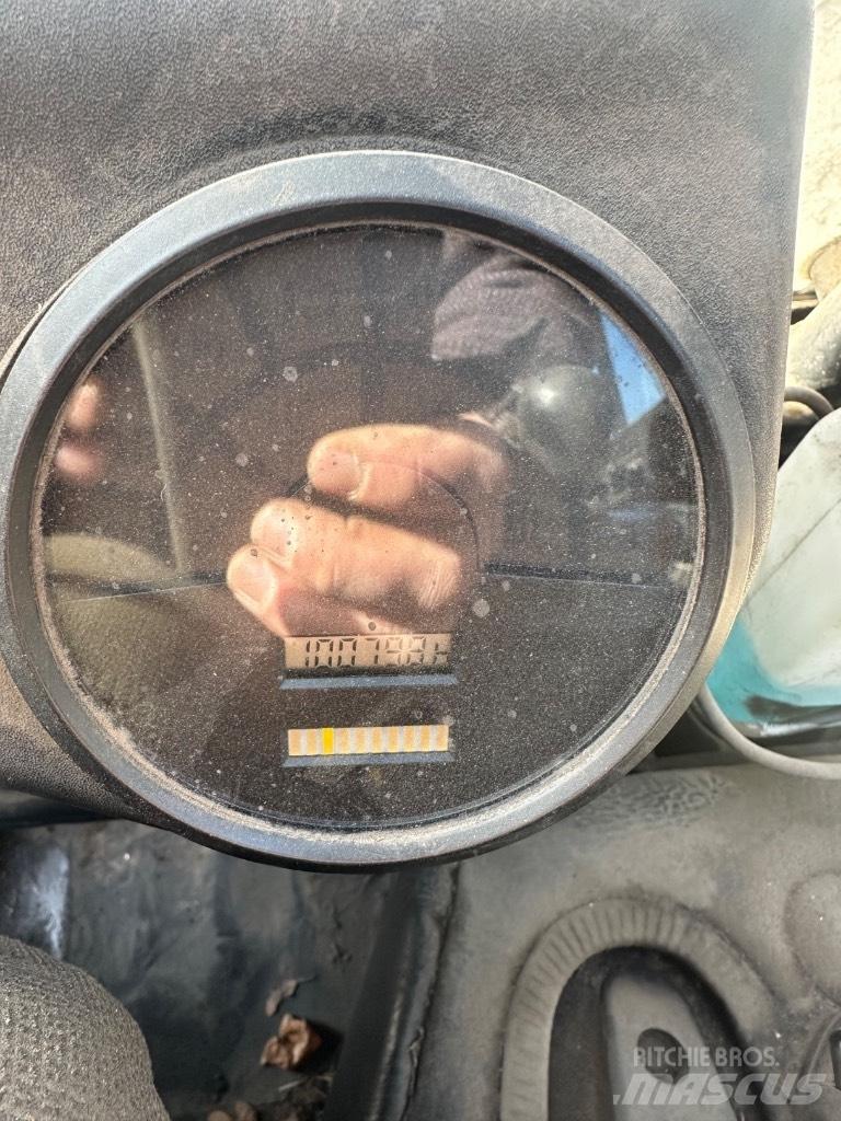 Linde E18 Elektromos targoncák