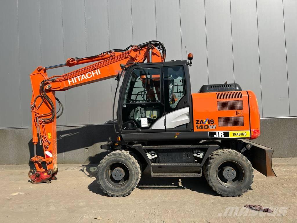 Hitachi ZX 140 W-5B Gumikerekes kotrók