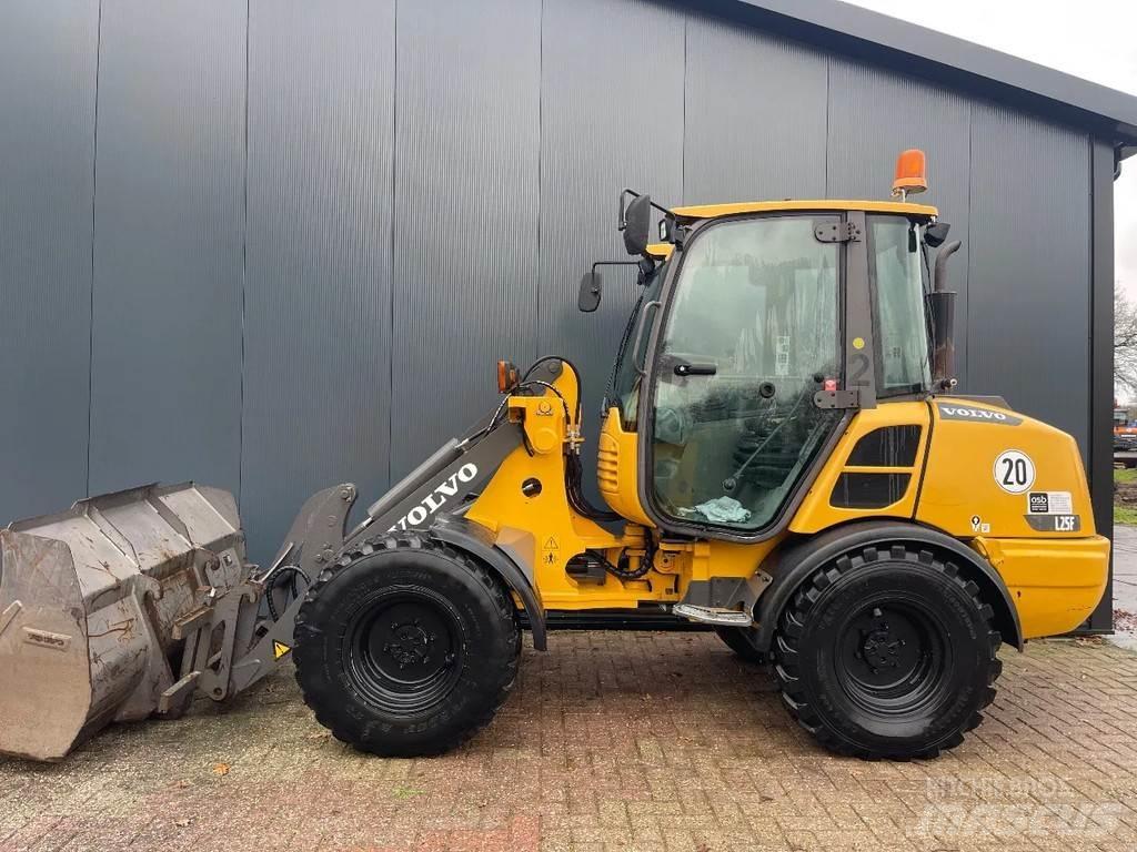 Volvo L25f Gumikerekes homlokrakodók