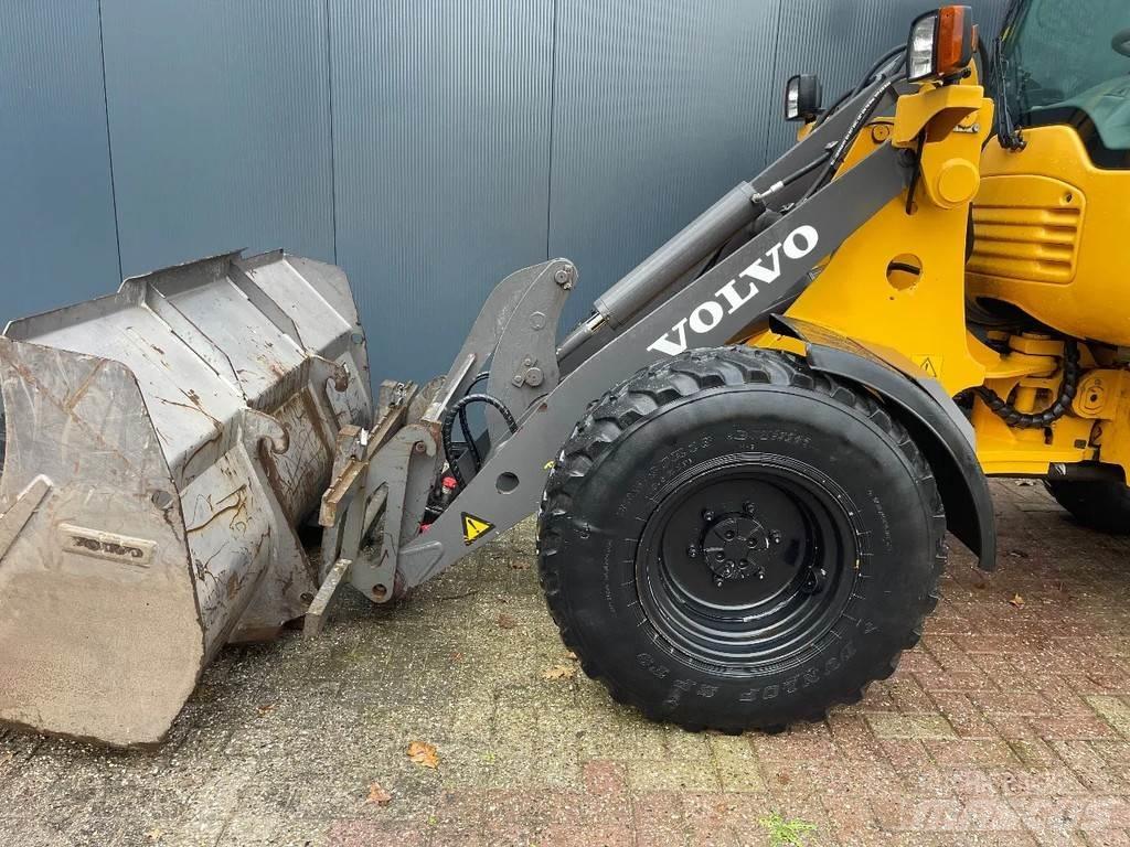 Volvo L25f Gumikerekes homlokrakodók