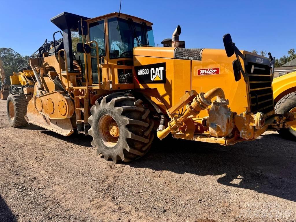 CAT RM 300 Aszfalt aprítók