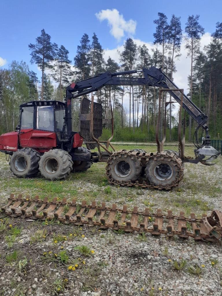 Valmet 820 Kihordók