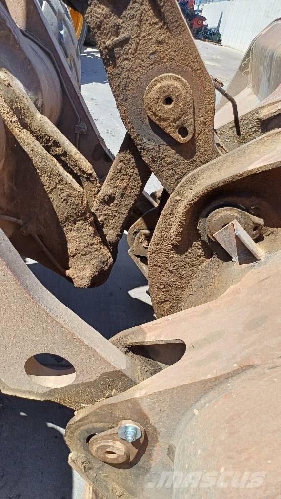Volvo L 180 H Gumikerekes homlokrakodók