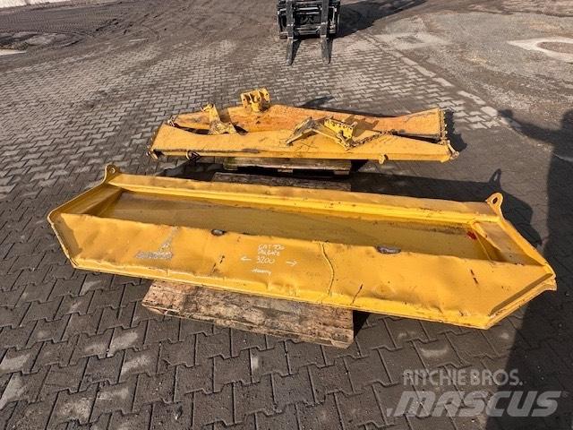 CAT 730 KLAPA Csuklósdömperek