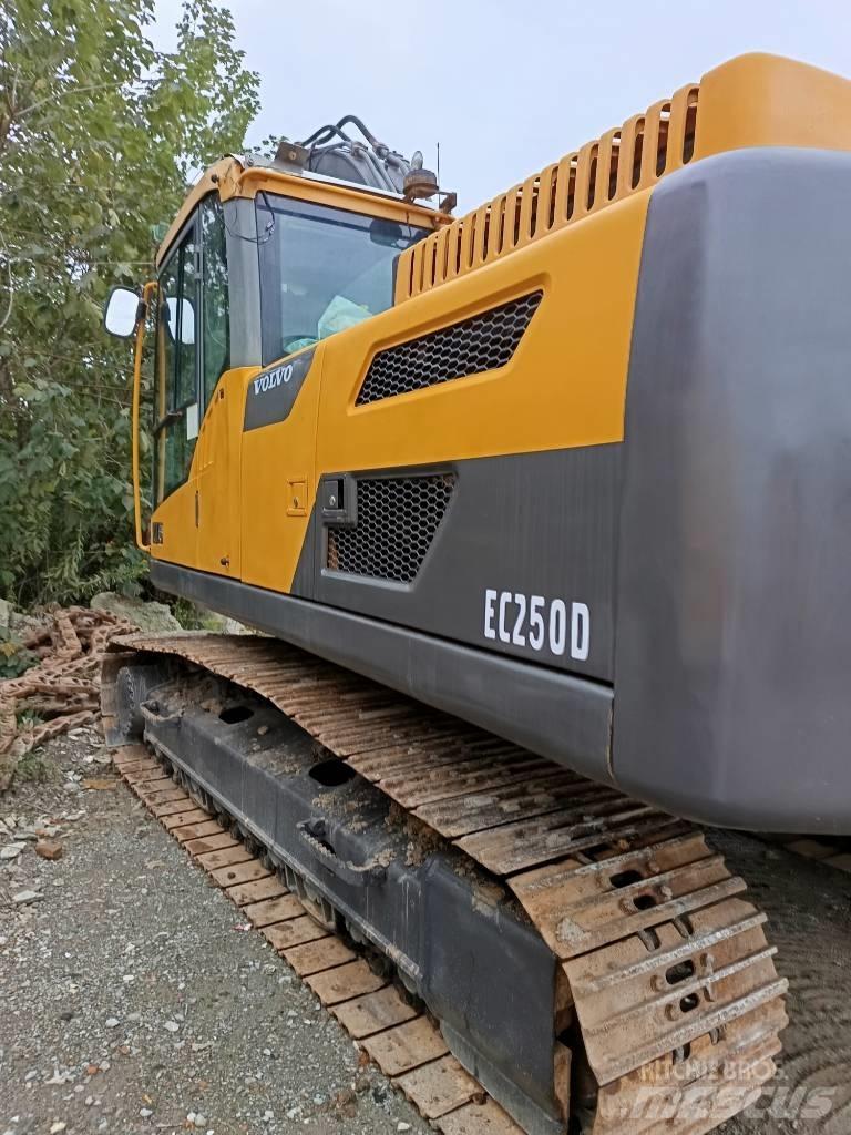 Volvo EC 250 Lánctalpas kotrók
